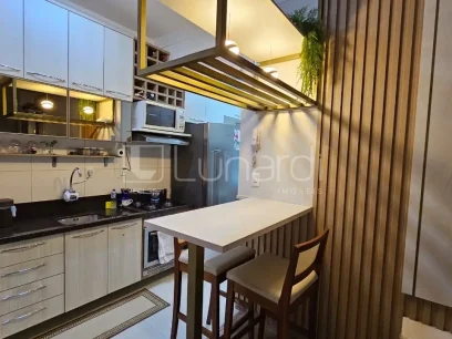 Foto Apartamento com 2 Dormitórios