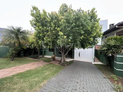 Foto Casa com 4 Dormitórios