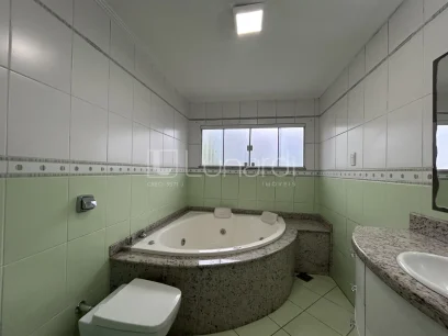 Foto Casa com 4 Dormitórios