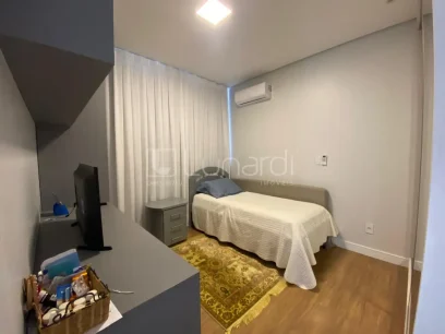 Foto Apartamento com 2 Dormitórios
