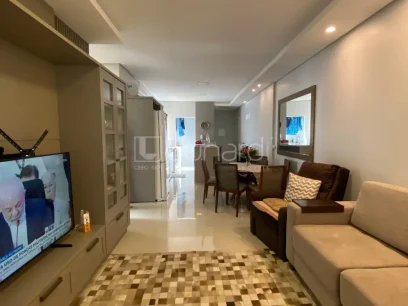 Foto Apartamento com 2 Dormitórios