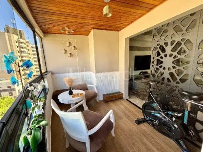 Foto Apartamento com 3 Dormitórios