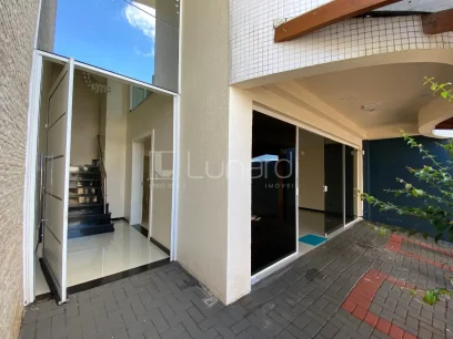 Foto Sobrado com 3 Dormitórios