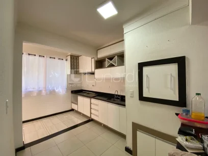 Foto Sobrado com 3 Dormitórios