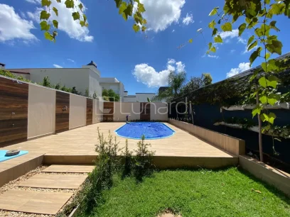 Foto Sobrado com 3 Dormitórios