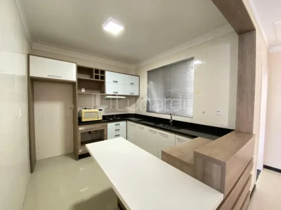 Foto Sobrado com 3 Dormitórios