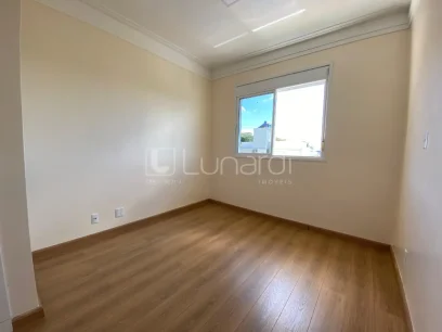 Foto Sobrado com 3 Dormitórios