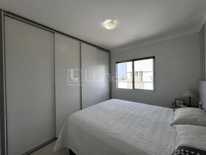 Foto Apartamento com 2 Dormitórios