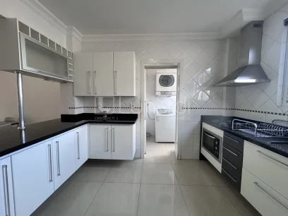 Foto Apartamento com 3 Dormitórios