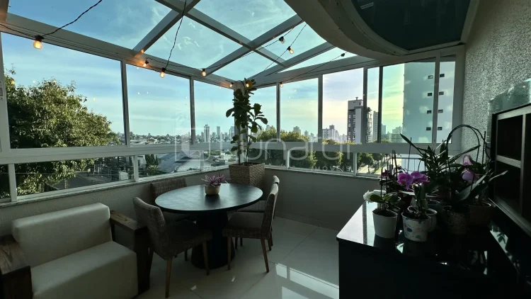 Apartamento com 3 Dormitórios