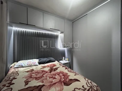 Foto Apartamento com 2 Dormitórios