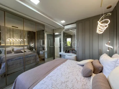 Foto Apartamento com 4 Dormitórios