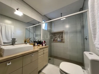 Foto Apartamento com 4 Dormitórios