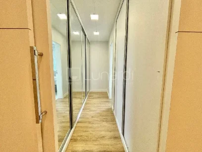 Foto Apartamento com 3 Dormitórios