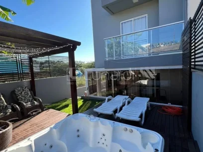 Foto Sobrado com 3 Suítes