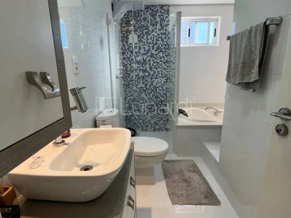 Foto Apartamento com 3 Dormitórios