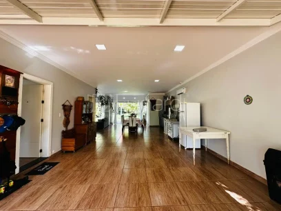 Foto Casa com 4 Dormitórios