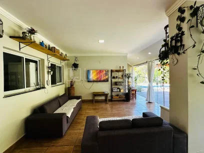 Foto Casa com 4 Dormitórios