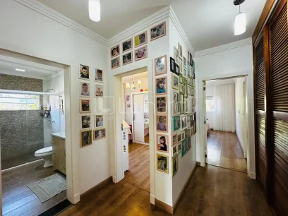 Foto Casa com 4 Dormitórios