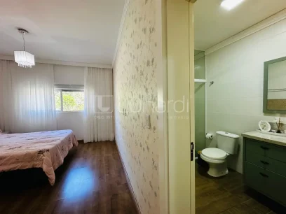 Foto Casa com 4 Dormitórios