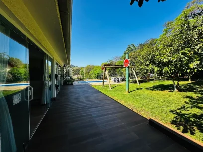 Foto Casa com 4 Dormitórios