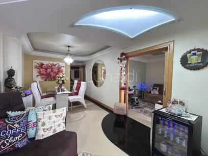 Foto Apartamento com 3 Dormitórios