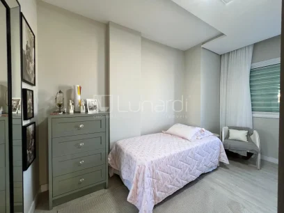 Foto Apartamento com 4 Dormitórios