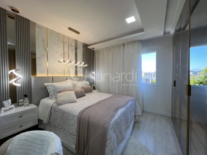 Foto Apartamento com 4 Dormitórios