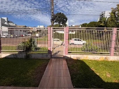 Foto Casa com 6 Dormitórios