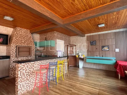 Foto Casa com 6 Dormitórios