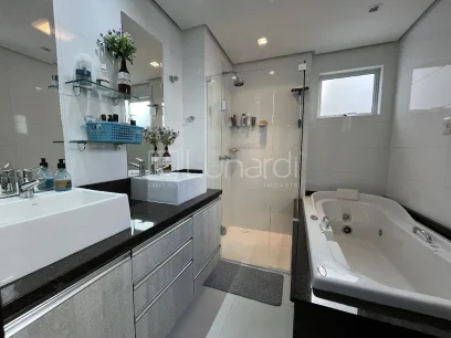 Foto Apartamento com 3 Dormitórios