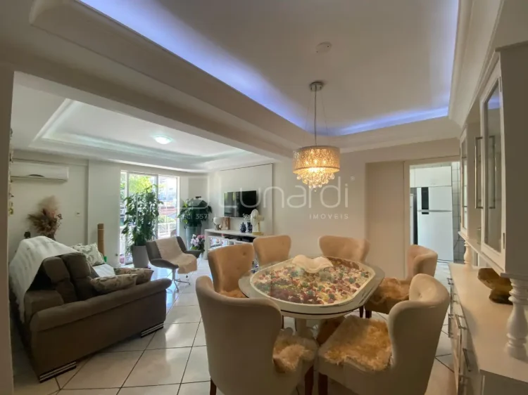 Apartamento com 3 Dormitórios