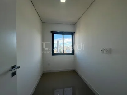 Foto Apartamento com 2 Dormitórios