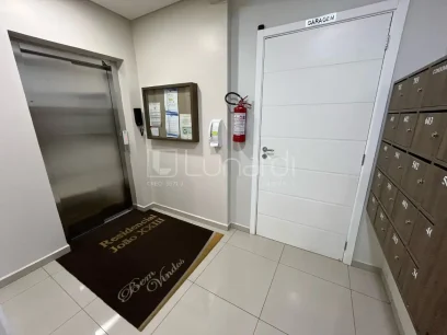 Foto Apartamento com 2 Dormitórios