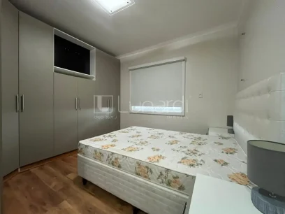 Foto Apartamento com 2 Dormitórios