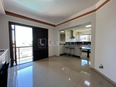 Foto Casa com 3 Dormitórios