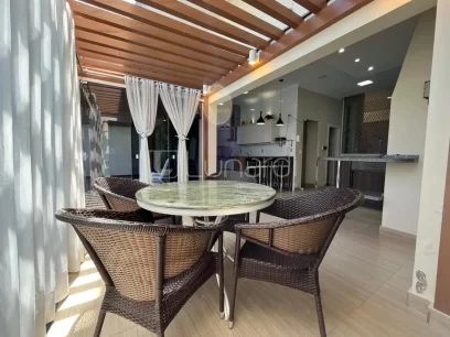 Foto Casa com 3 Dormitórios