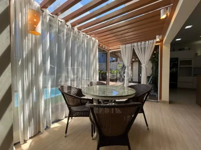 Foto Casa com 3 Dormitórios