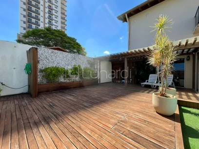 Foto Casa com 3 Dormitórios