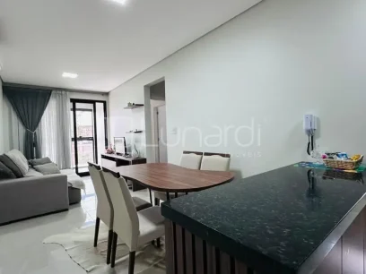 Foto Apartamento com 2 Dormitórios