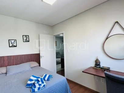 Foto Apartamento com 2 Dormitórios