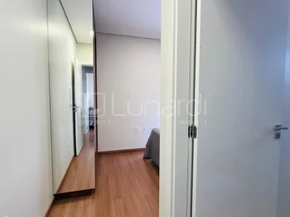 Foto Apartamento com 2 Dormitórios
