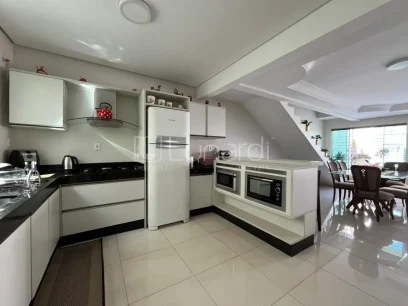 Foto Casa com 3 Dormitórios