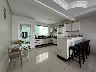 Foto Casa com 3 Dormitórios