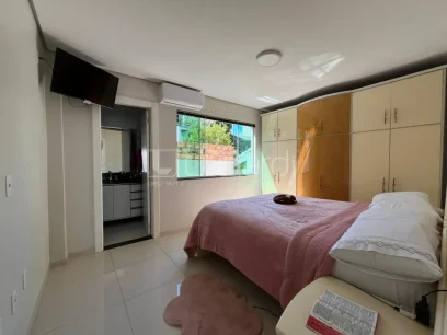 Foto Casa com 3 Dormitórios