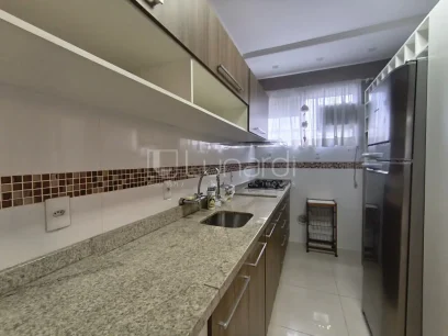 Foto Apartamento com 2 Dormitórios