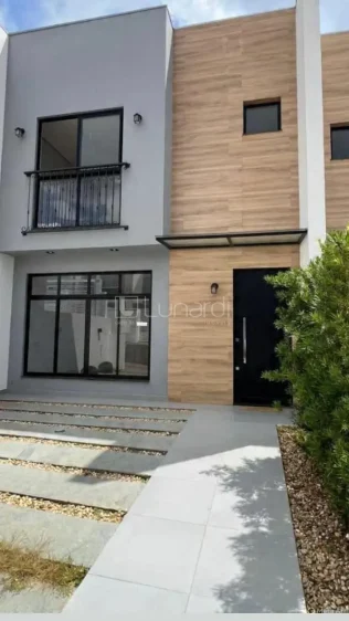 Sobrado com 3 Dormitórios