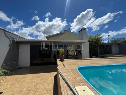 Foto Casa com 3 Dormitórios