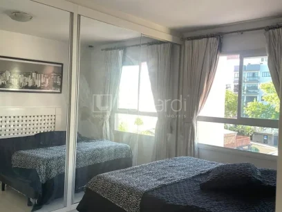 Foto Apartamento com 2 Dormitórios