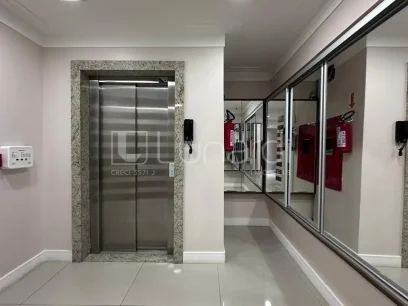 Foto Apartamento com 2 Dormitórios